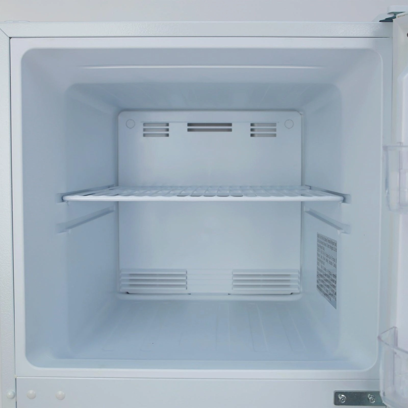 Avanti FF1010D0W Avanti Frost-Free Apartment Size Refrigerator, 10.1 Cu. Ft. - White / 10.1 Cu. Ft.