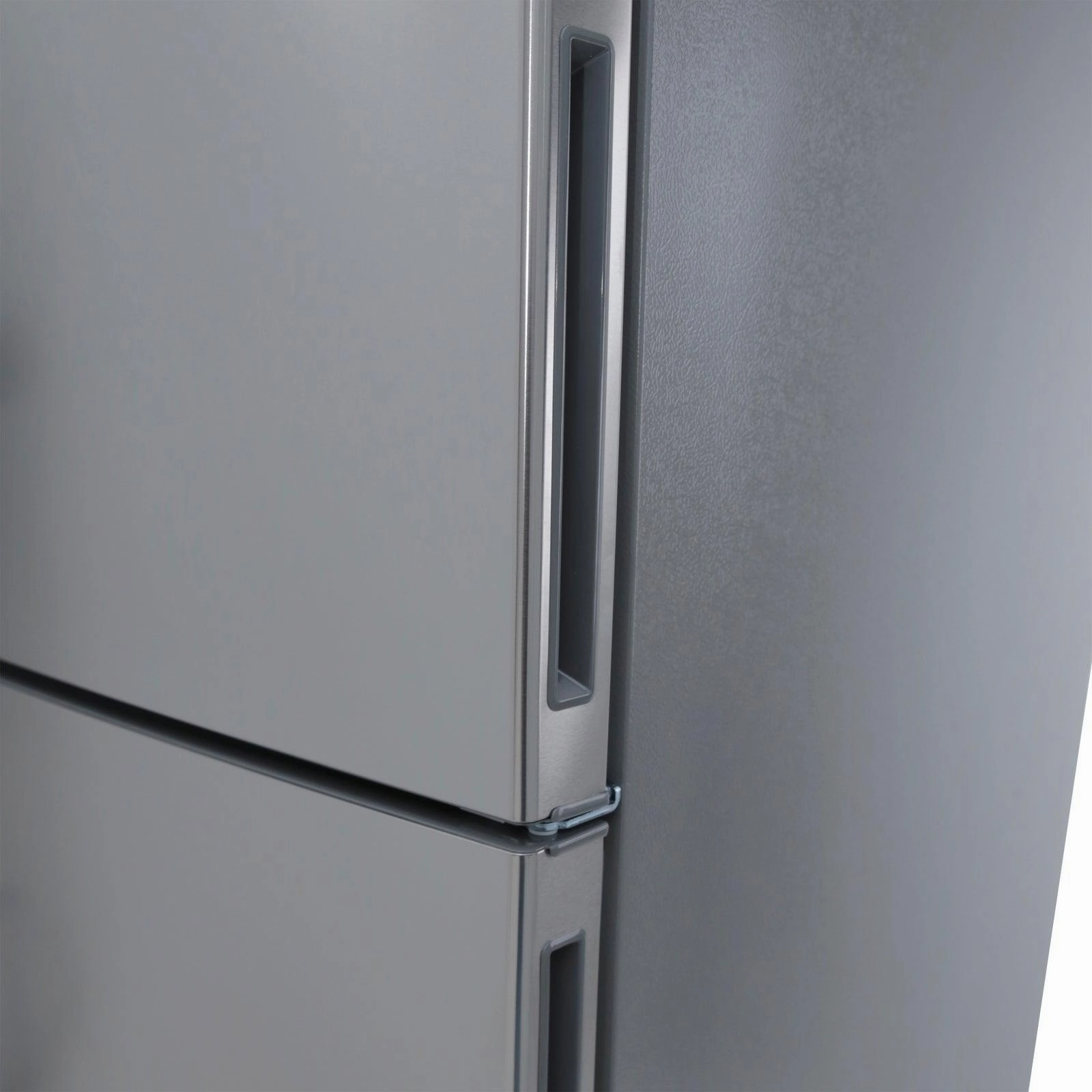Avanti FF18D3S4 Avanti Frost-Free Apartment Size Refrigerator, 18.0 Cu. Ft.