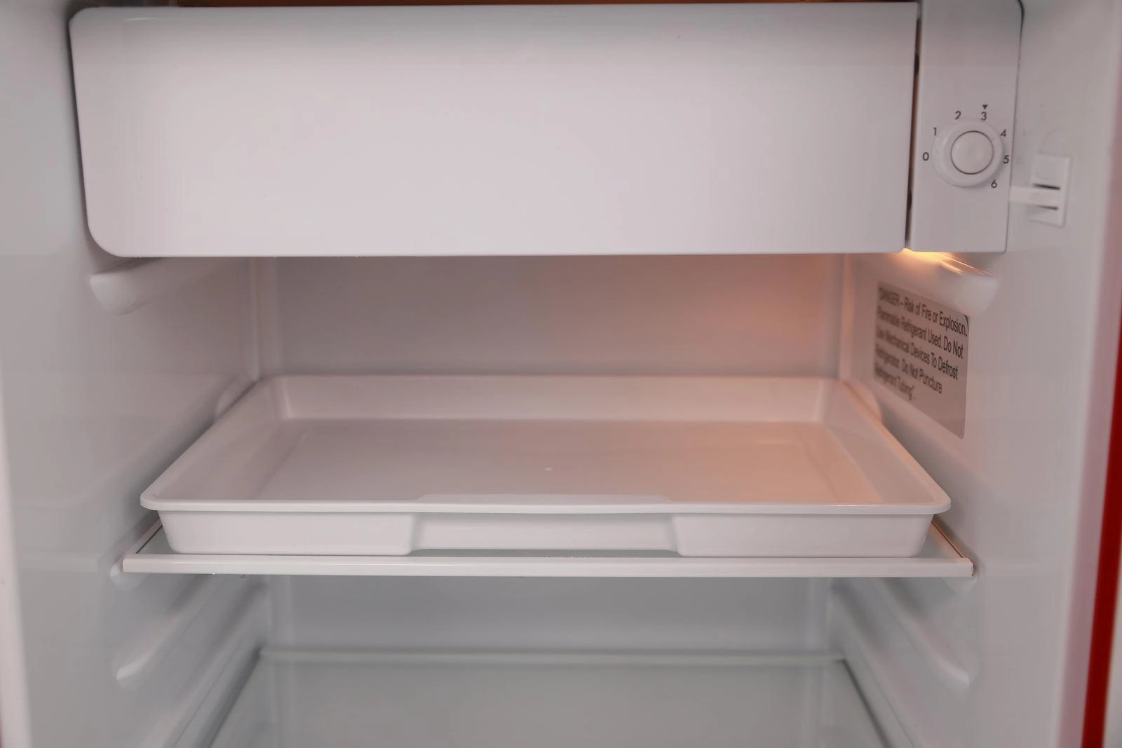 Avanti RMRS31X1BIS 3.1 Cu. Ft. Retro Compact Refrigerator