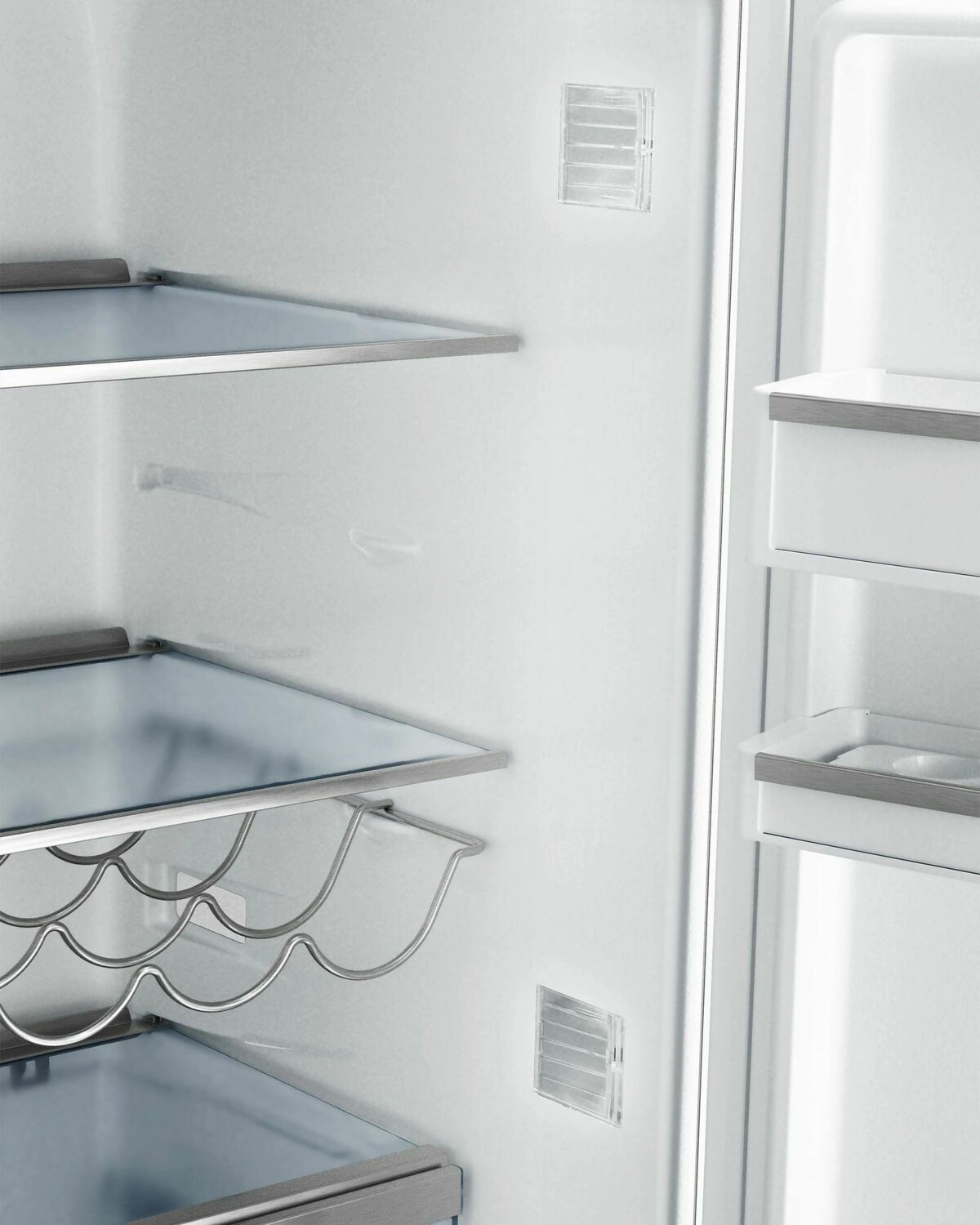 Bosch B11CB50SSS 500 Series, 24" Refrigeration 11 Cu Ft