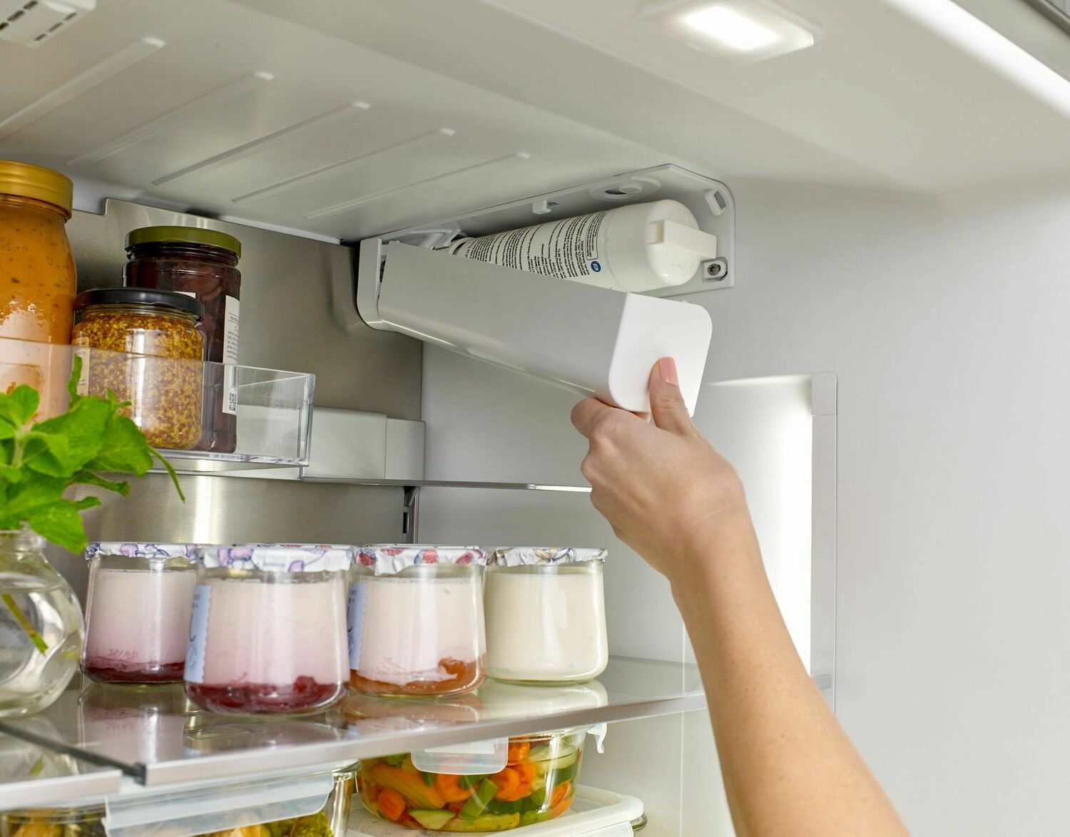 Bosch B36CL80SNS 800 Series French Door Bottom Mount Refrigerator 36'' Easy Clean Stainless Steel B36Cl80Sns