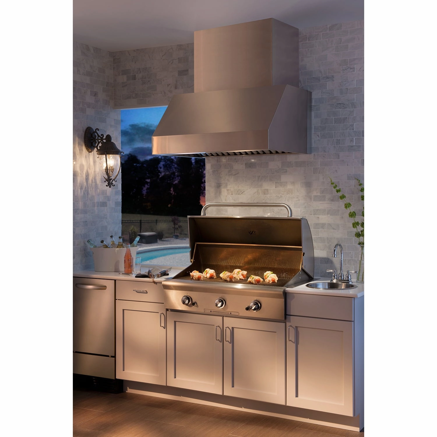 Broan EPD6160SS Broan 60-Inch Pro-Style Outdoor Range Hood, 1100 Cfm, Stainless Steel