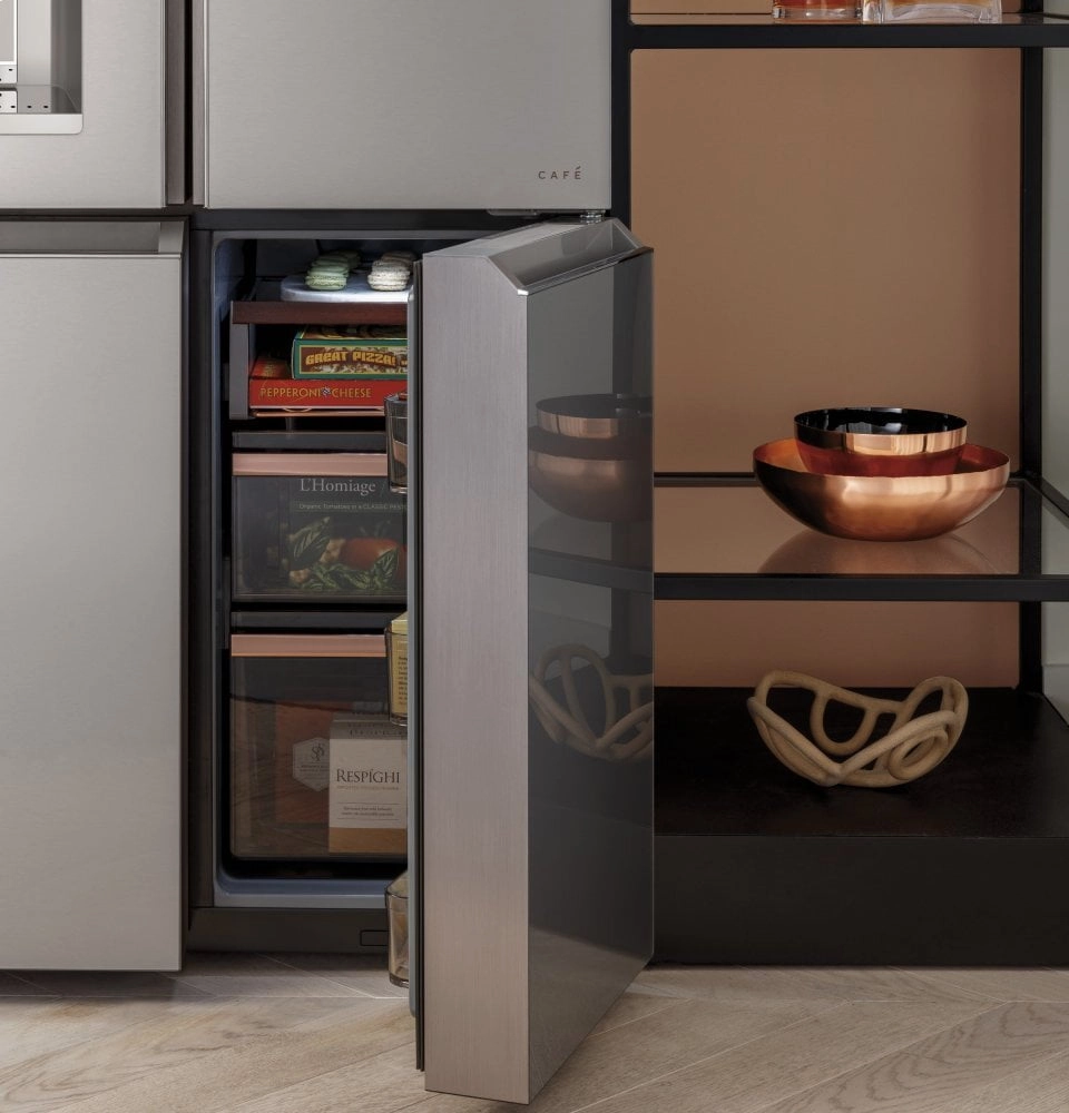 Cafe CQE28DM5NS5 Caf Energy Star? 27.4 Cu. Ft. Smart Quad-Door Refrigerator In Platinum Glass