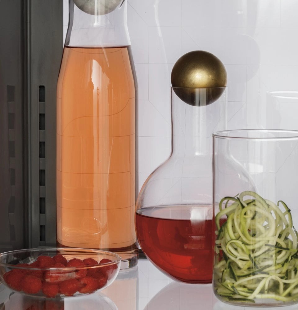 Cafe CQE28DM5NS5 Caf Energy Star? 27.4 Cu. Ft. Smart Quad-Door Refrigerator In Platinum Glass