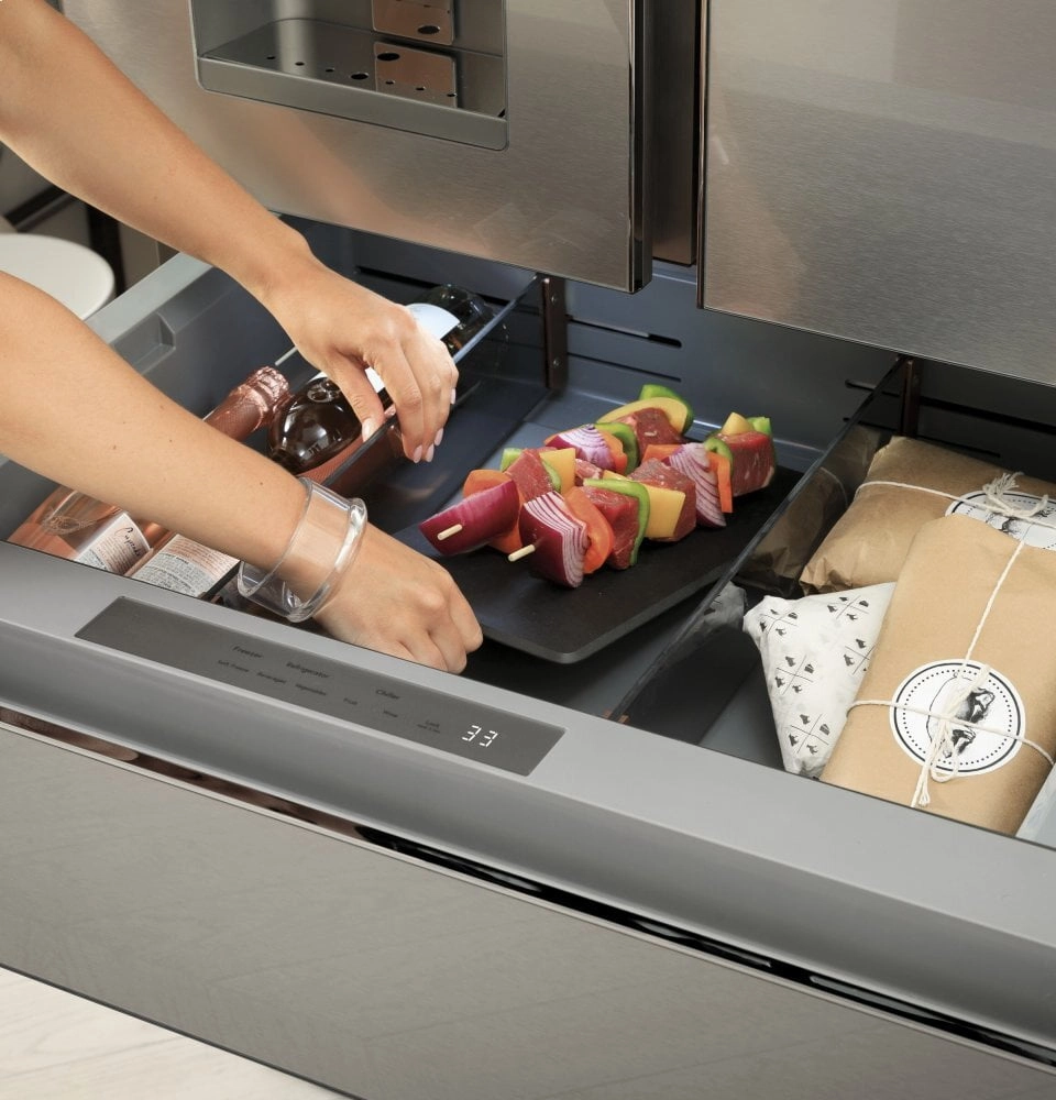 Cafe CVE28DP4NW2 Caf Energy Star? 27.8 Cu. Ft. Smart 4-Door French-Door Refrigerator