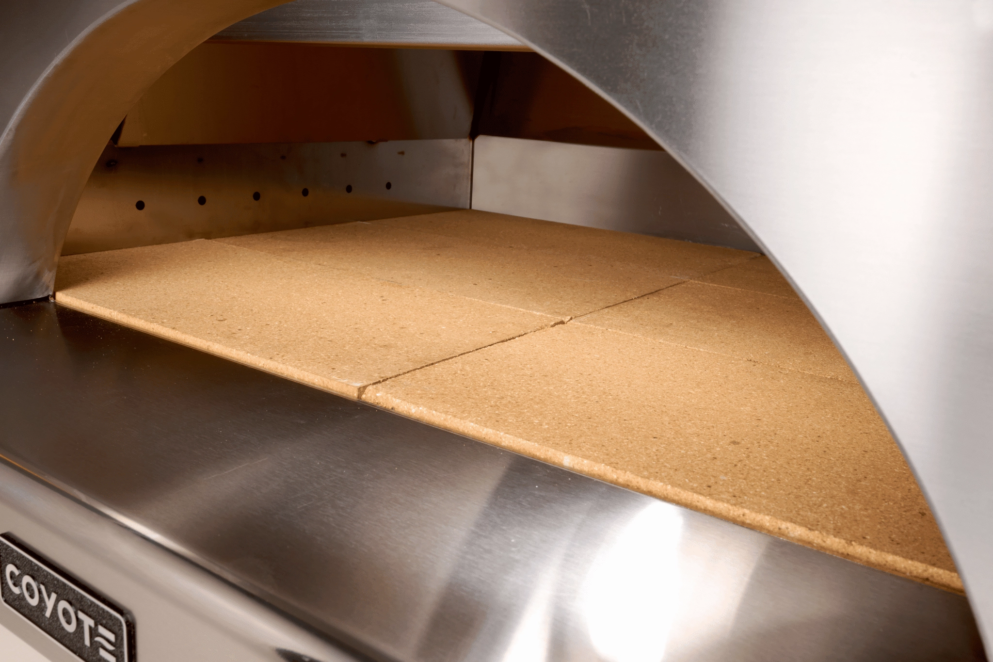 Coyote C1PZ30WMB Wood-Fired Pizza Oven