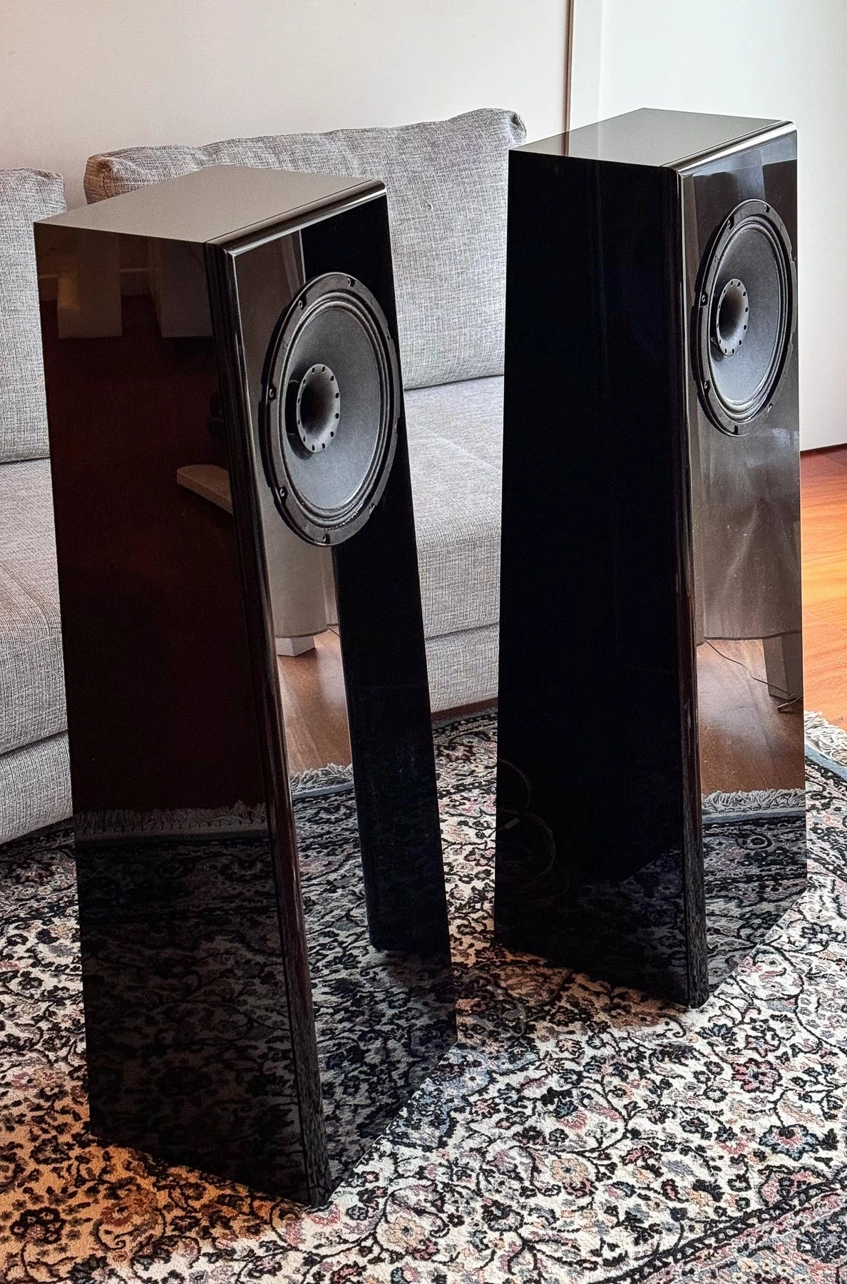 Daniel Hertz Amber Midnight Speakers