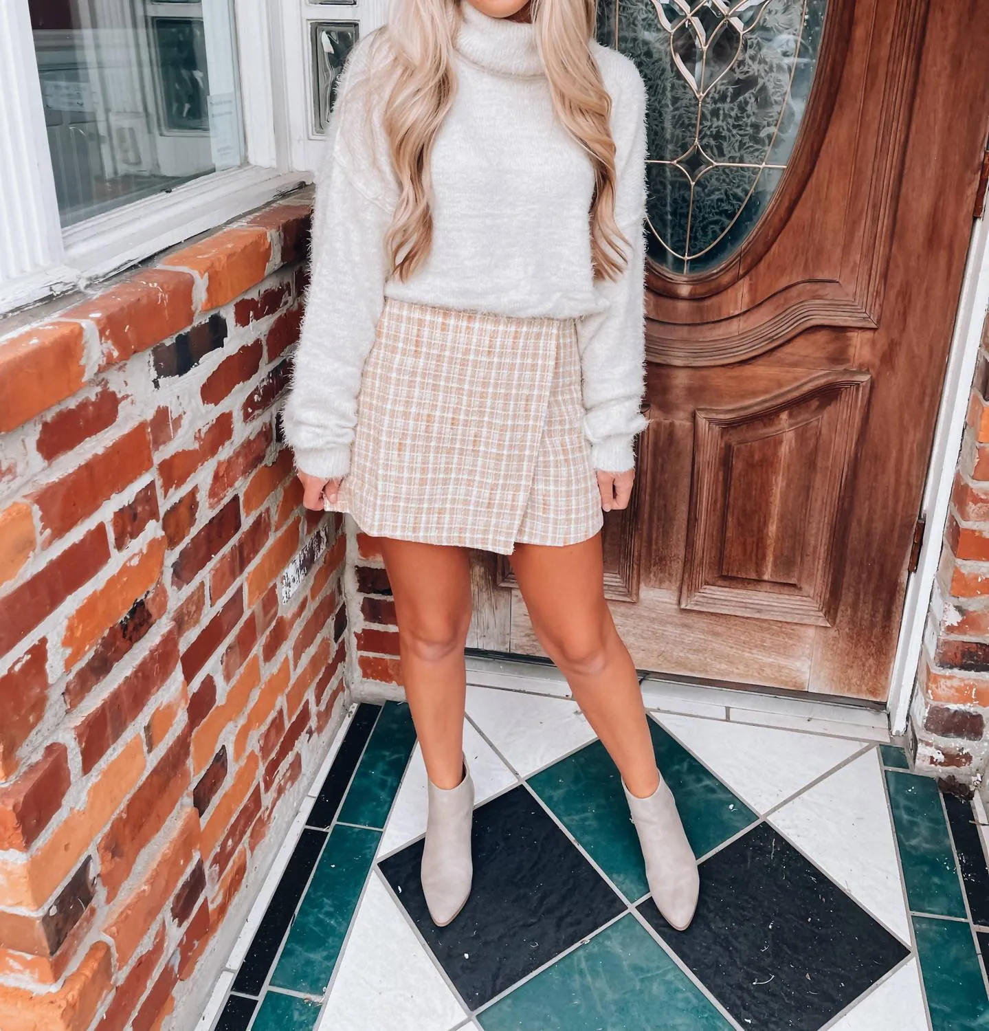 Effortless Edge Skort In Peach/white