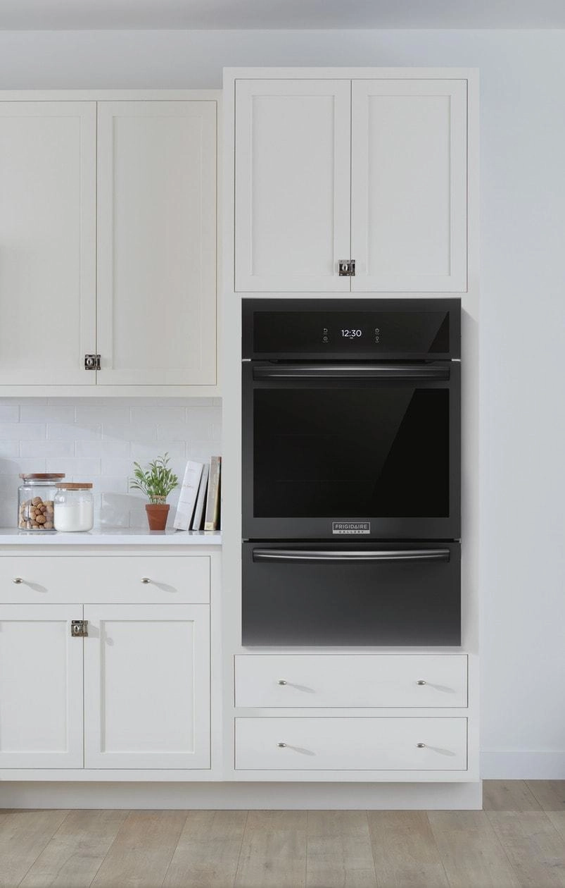 Frigidaire GCWG2438AB Frigidaire Gallery 24" Single Gas Wall Oven With Air Fry