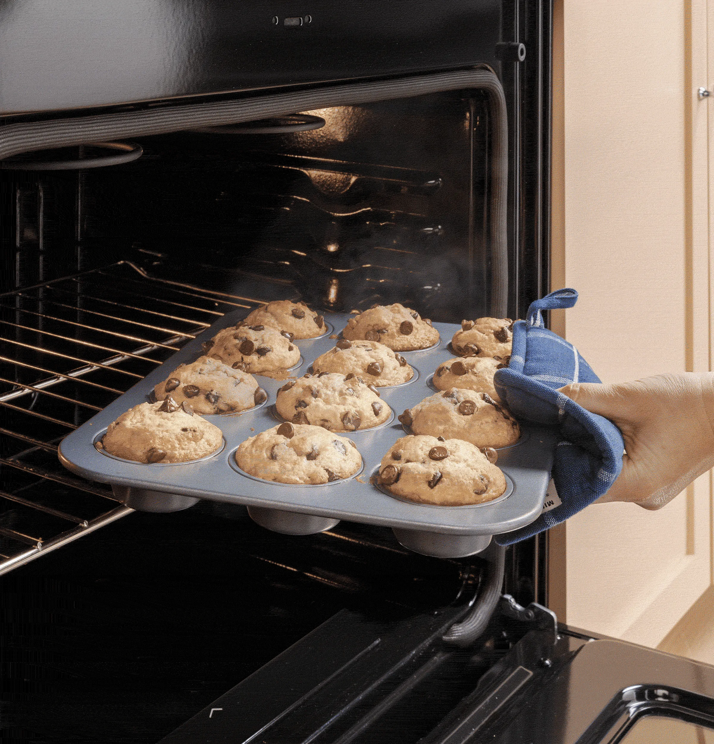 Ge Appliances GGF600AVES Ge? 30" Free-Standing Gas Convection Range With No Preheat Air Fry And Easywash&#8482; Oven Tray