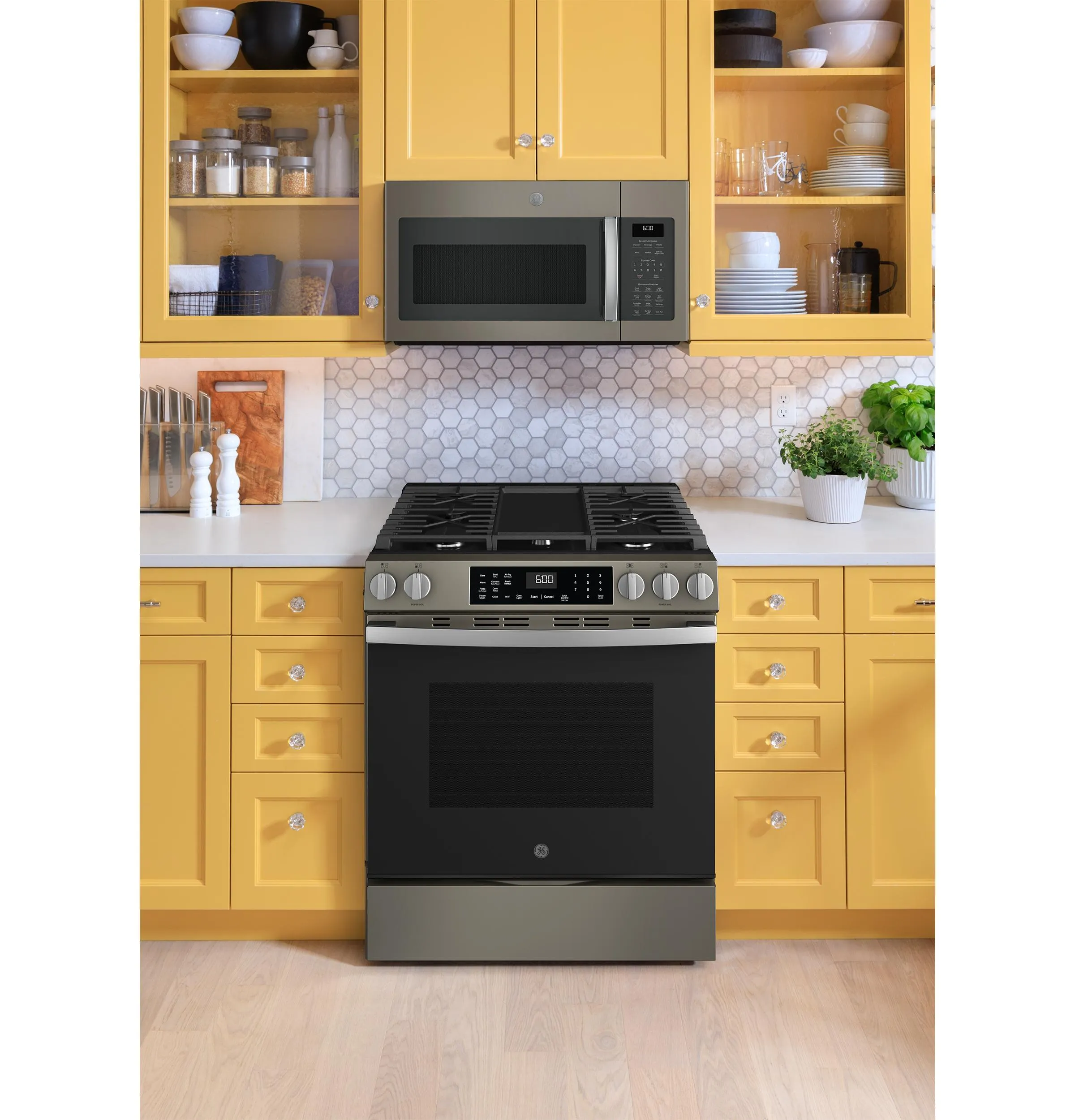 Ge Appliances GGS600AVES Ge? 30" Slide-In Front-Control Convection Gas Range With No Preheat Air Fry And Easywash&#8482; Oven Tray