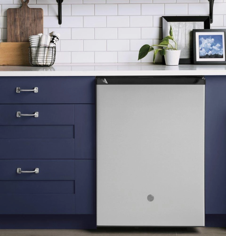 Ge Appliances GCE06GSHSB Ge? Compact Refrigerator