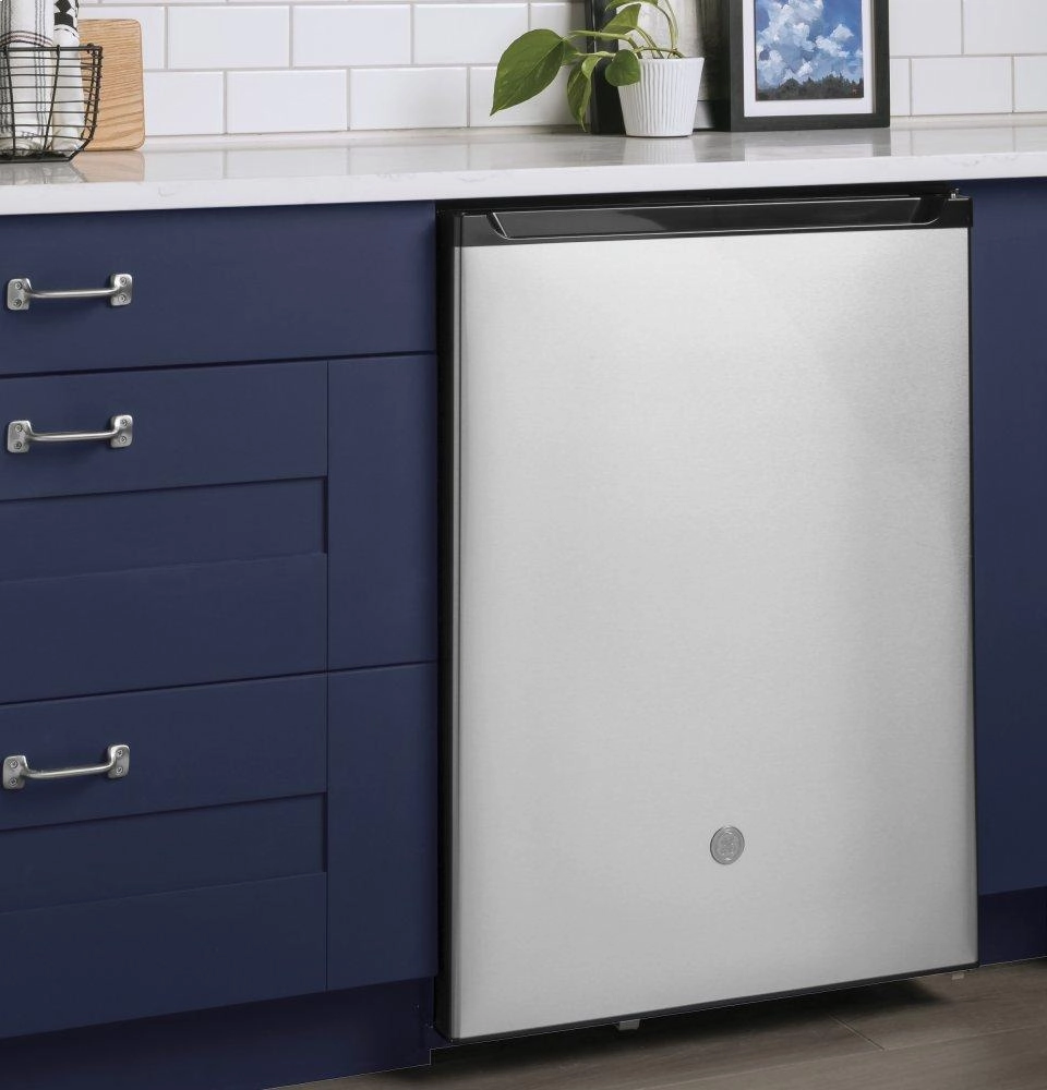Ge Appliances GCE06GSHSB Ge? Compact Refrigerator