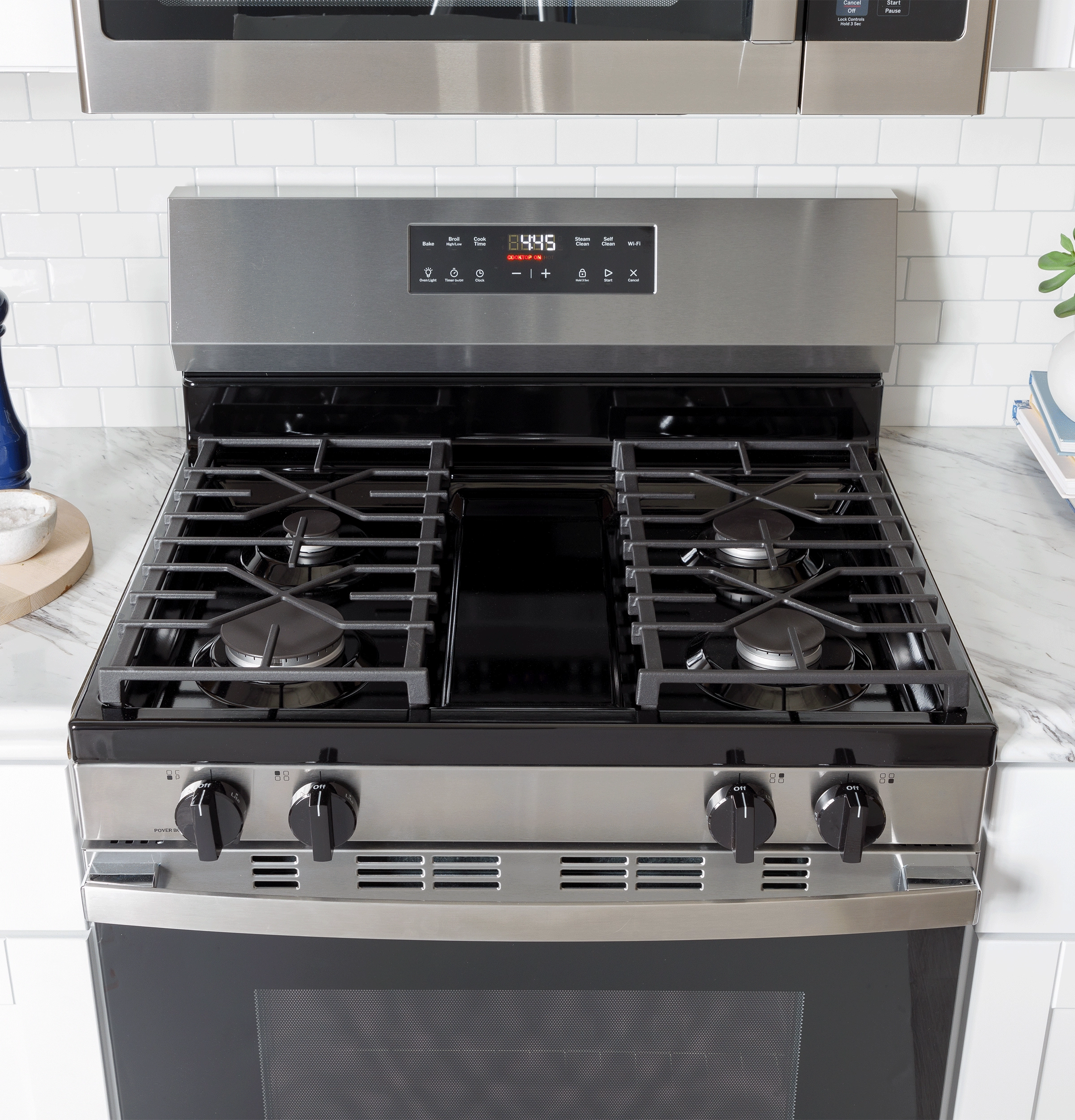 Ge Appliances GGF400PVBB Ge? 30" Free-Standing Gas Range