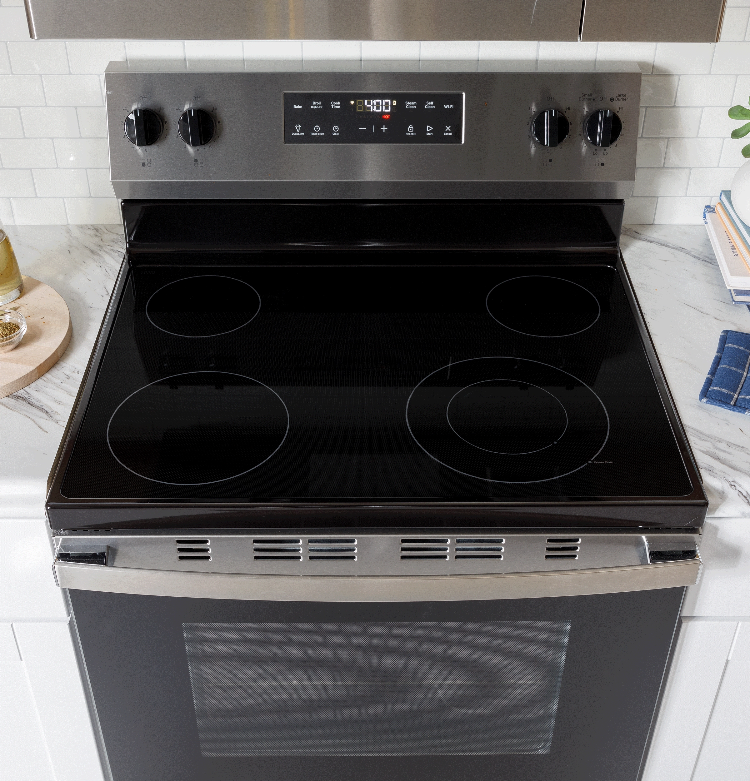 Ge Appliances GRF400SVSS Ge? 30" Free-Standing Electric Range