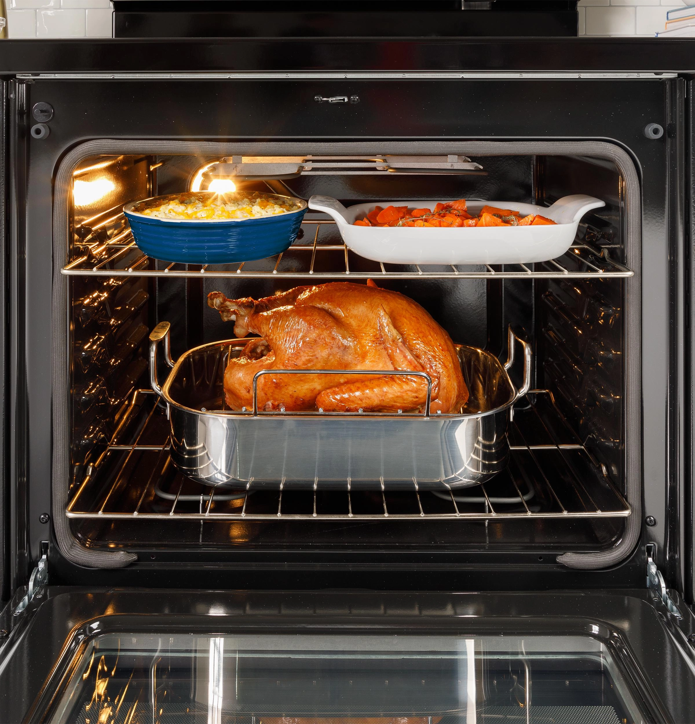 Ge Appliances GRF400SVSS Ge? 30" Free-Standing Electric Range