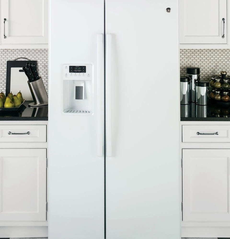Ge Appliances GSE25GGHWW Ge? Energy Star? 25.3 Cu. Ft. Side-By-Side Refrigerator