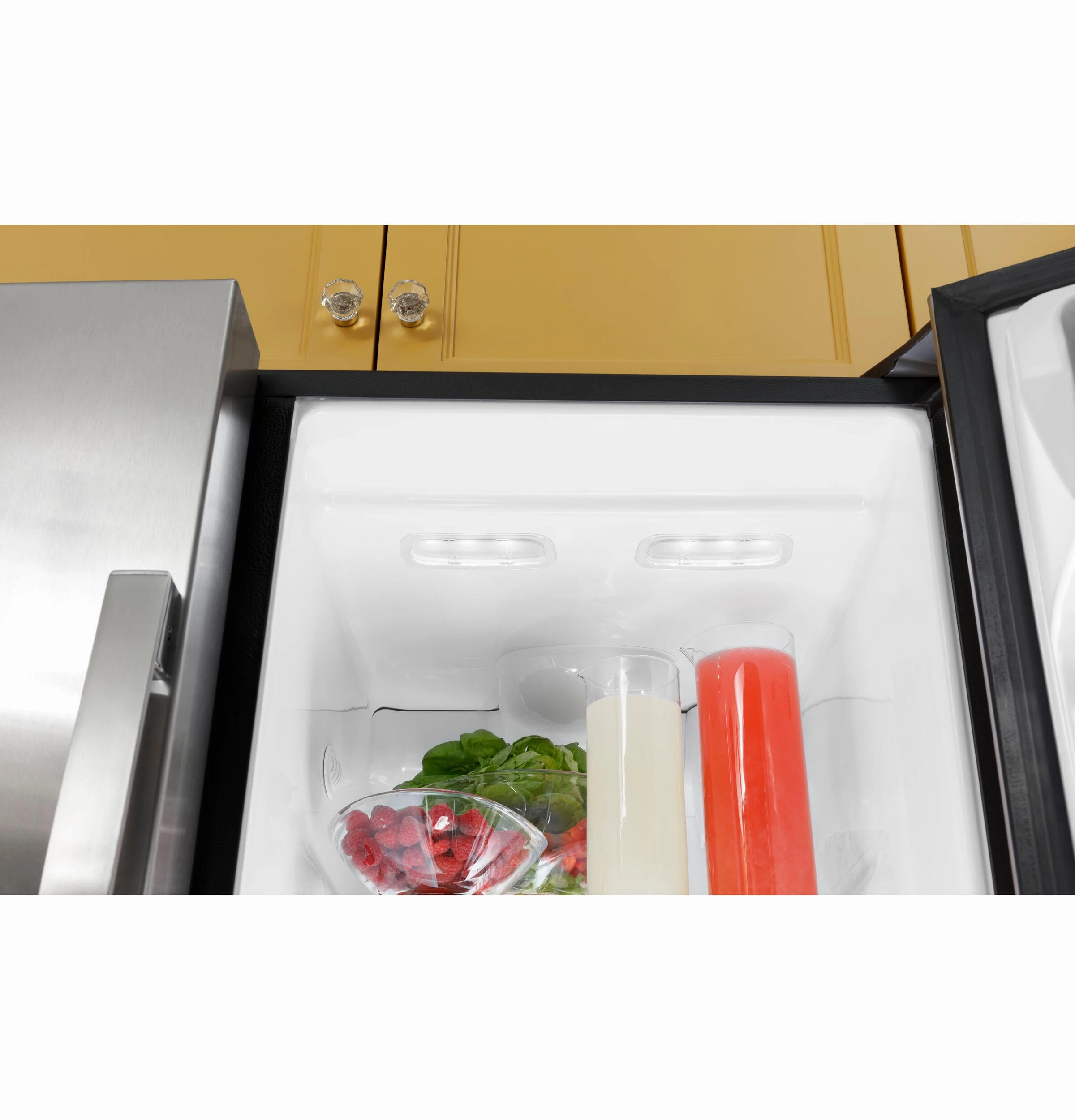 Ge Appliances GSS23GGPCC Ge? 23.0 Cu. Ft. Side-By-Side Refrigerator