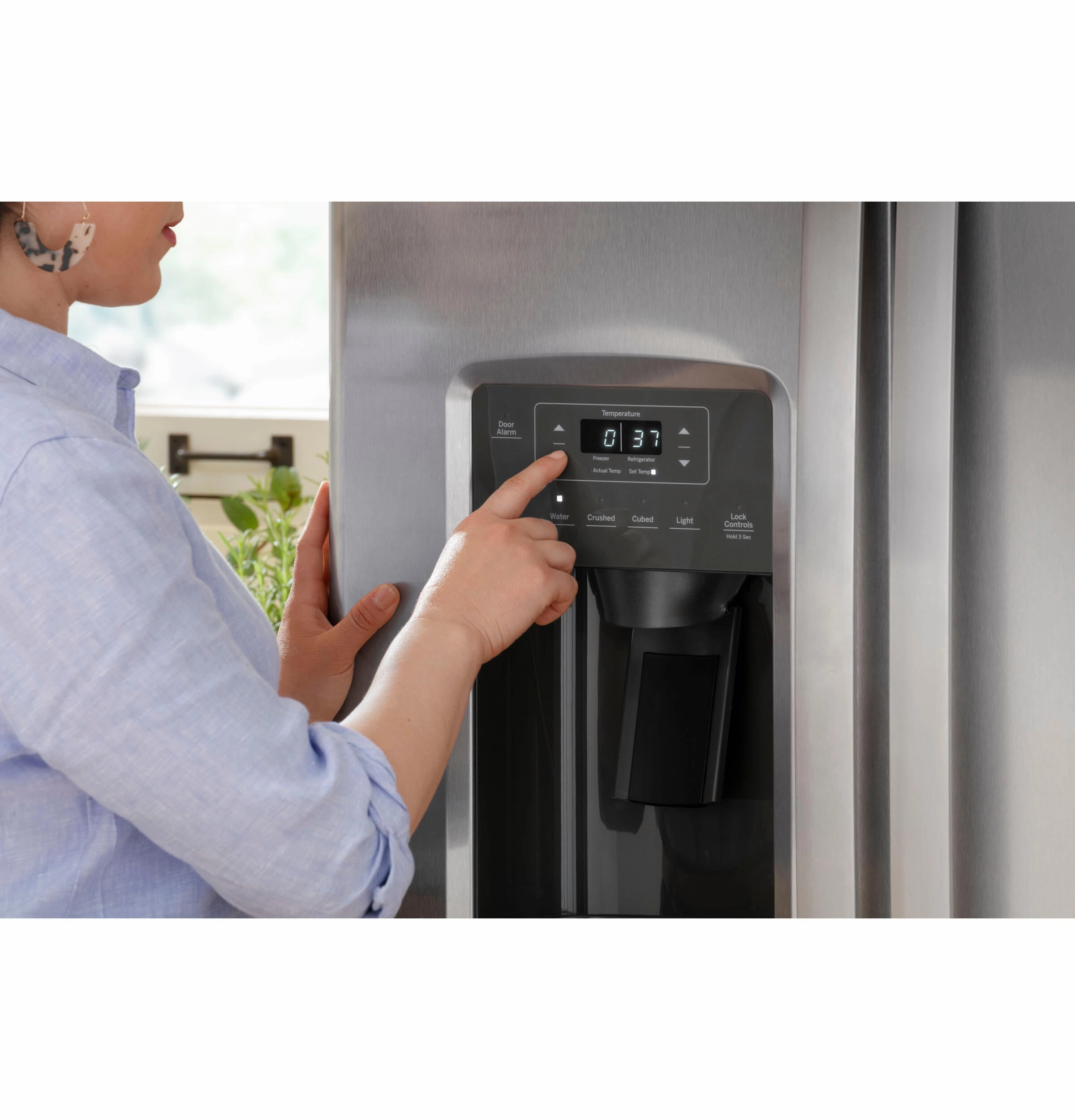 Ge Appliances GSS23GGPCC Ge? 23.0 Cu. Ft. Side-By-Side Refrigerator