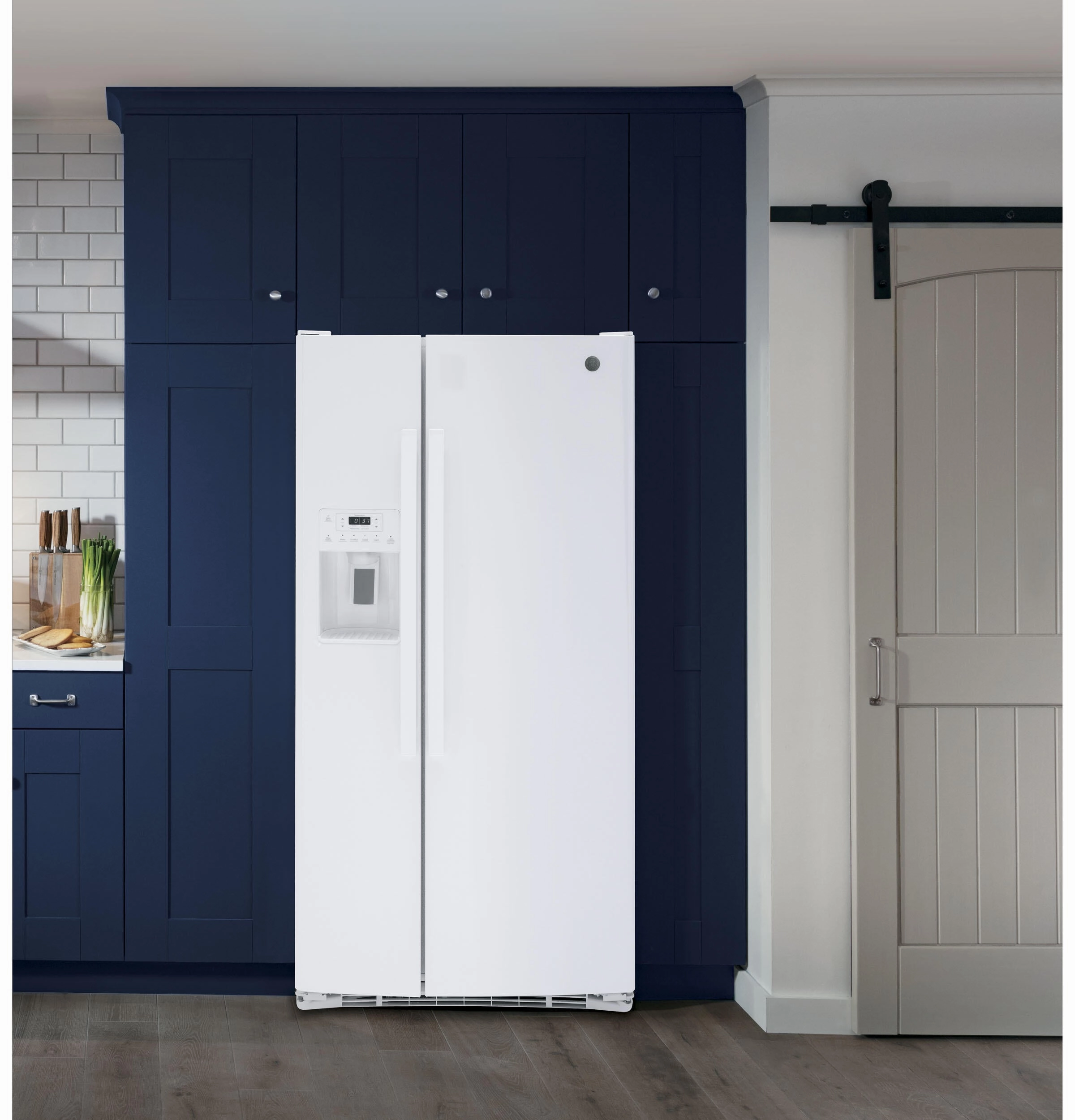 Ge Appliances GSS23GGPWW Ge? 23.0 Cu. Ft. Side-By-Side Refrigerator