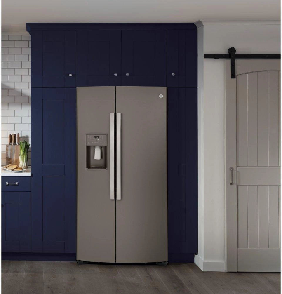 Ge Appliances GSS25IMNES Ge? 25.1 Cu. Ft. Side-By-Side Refrigerator