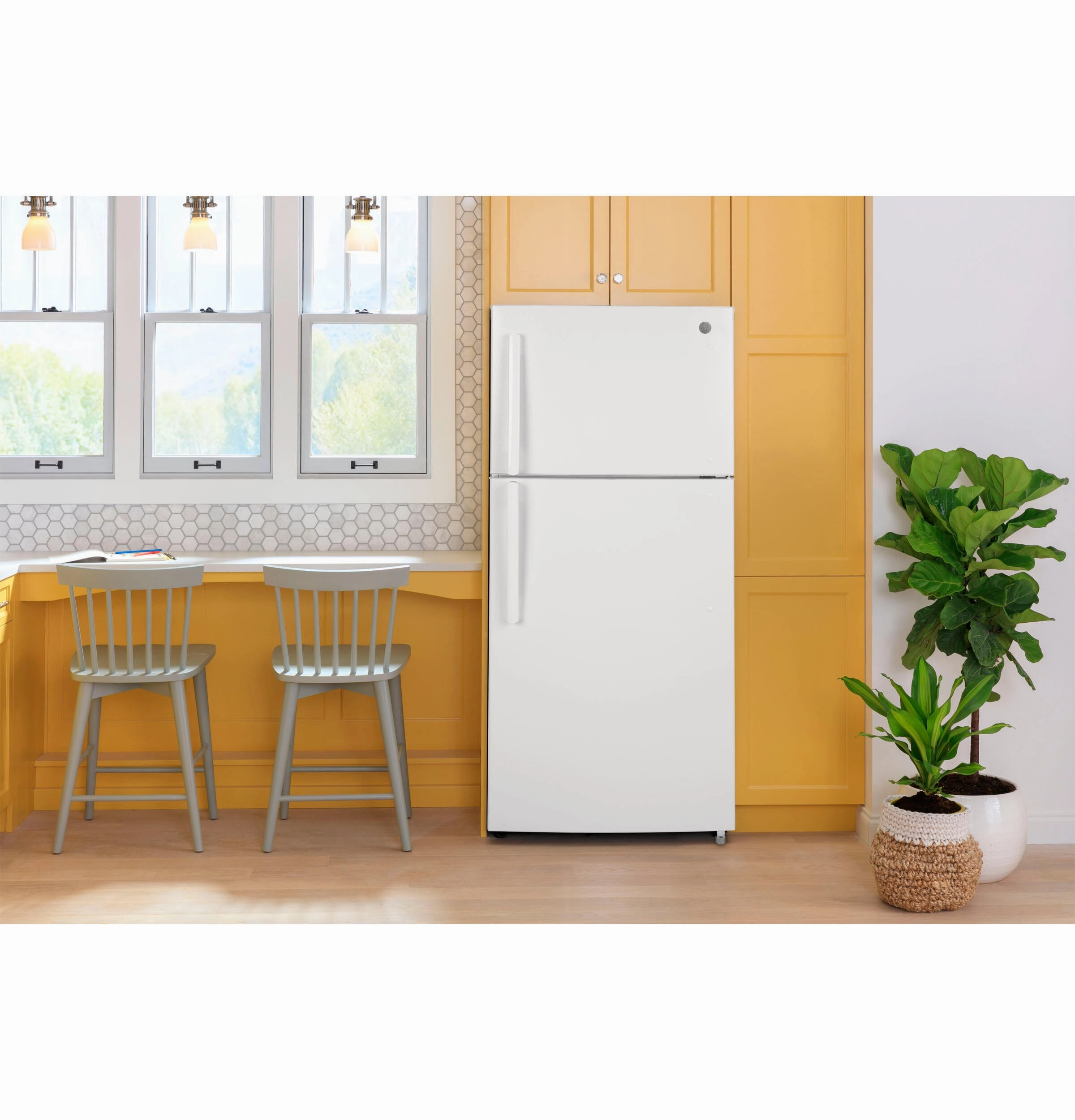 Ge Appliances GTE18MTRRWW Ge? Energy Star? 18.3 Cu. Ft. Top-Freezer Refrigerator