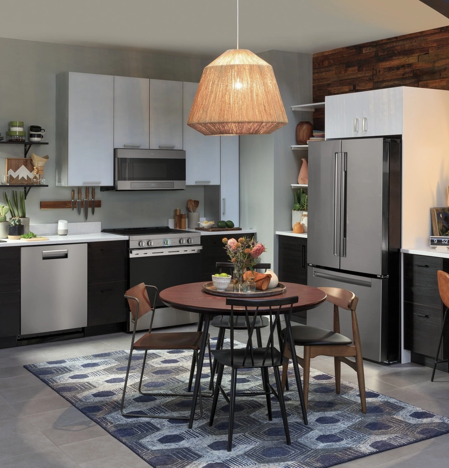 Haier QNE27JYMFS Energy Star? 27.0 Cu. Ft. Fingerprint Resistant French-Door Refrigerator