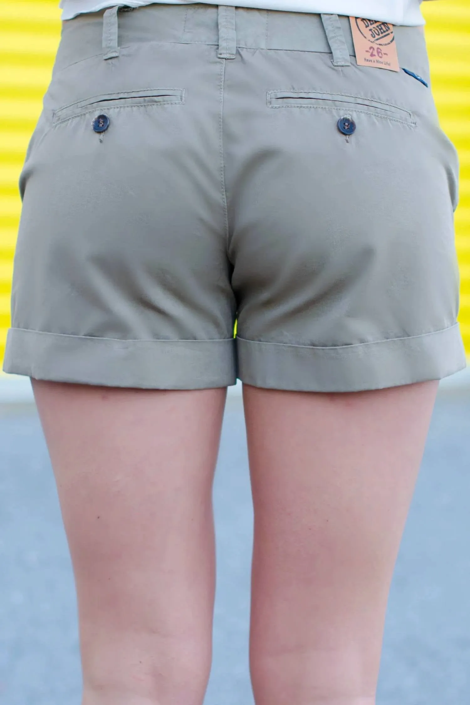 Hampton Shorts In Burlywood