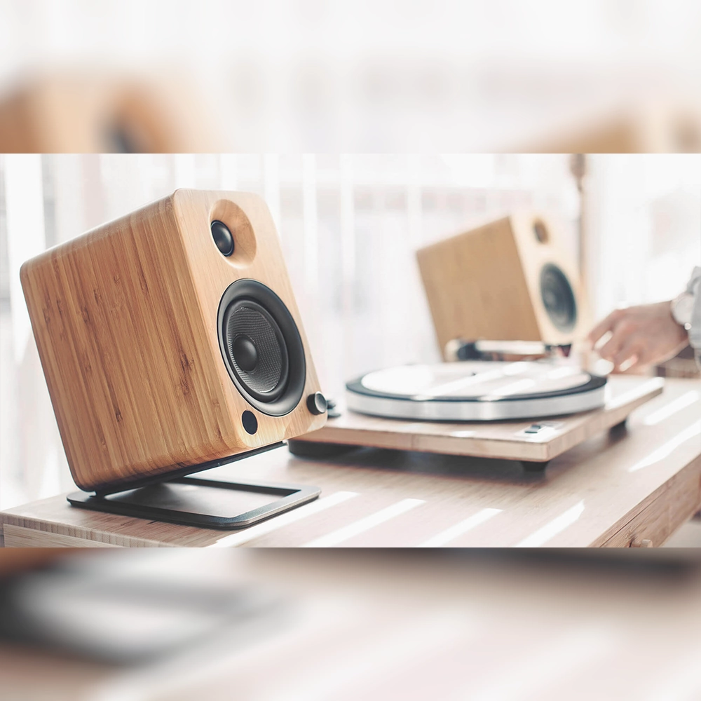 Kanto YU4 Powered Bookshelf Speakers