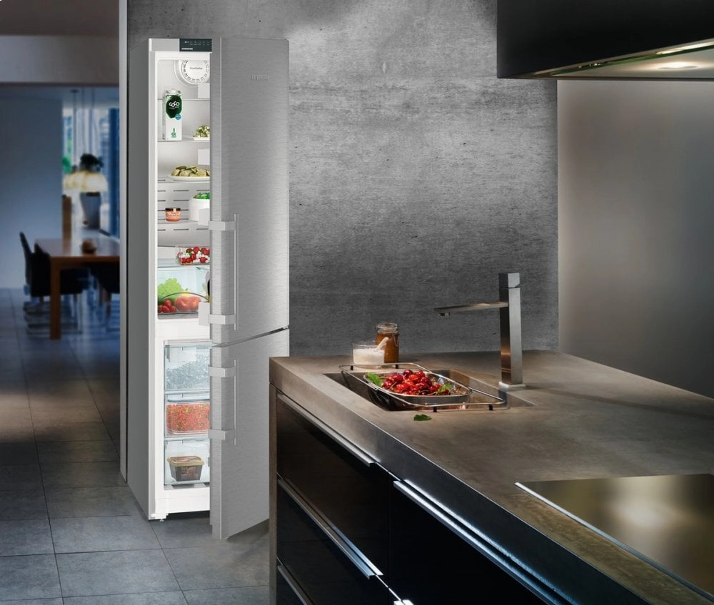 Liebherr CS1360B 24" Fridge-Freezer With Nofrost