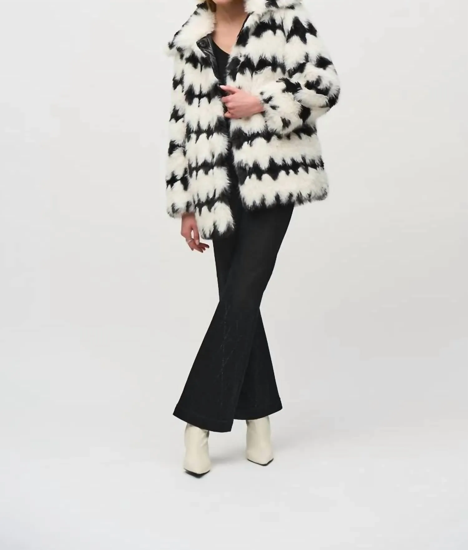 Reversible Faux Fur Coat In Vanilla/black