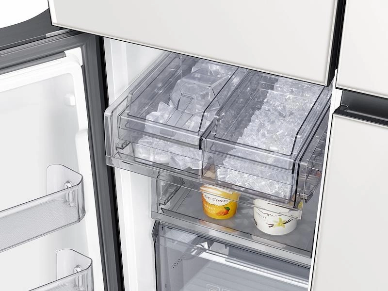Samsung RF23A967512 Bespoke 4-Door Flex&#8482; Refrigerator (23 Cu. Ft.) In White Glass