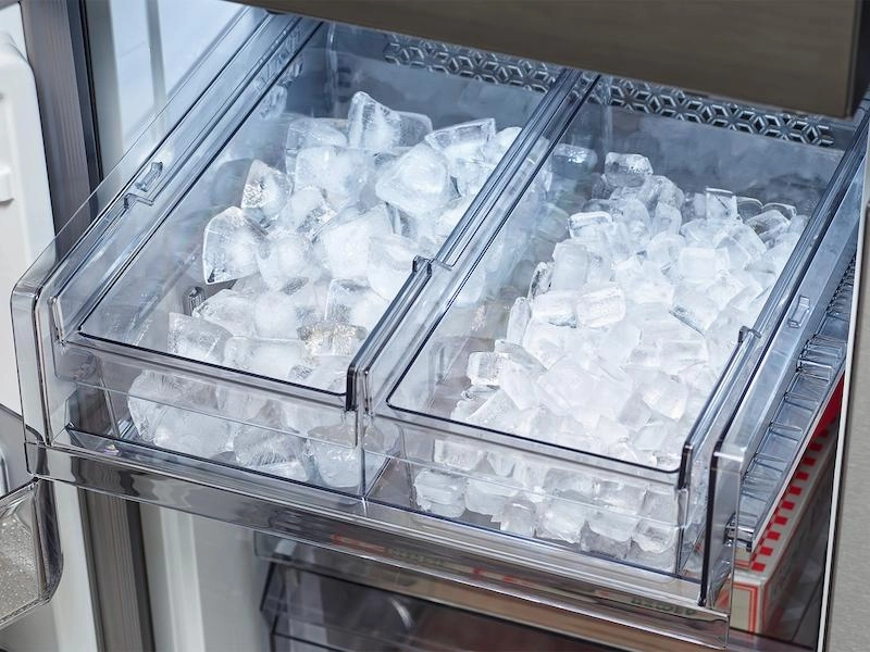 Samsung RF29DB990012 Bespoke 4-Door Flex&#8482; Refrigerator (29 Cu. Ft.) With Ai Family Hub &#8482; And Ai Vision Inside&#8482; In White Glass