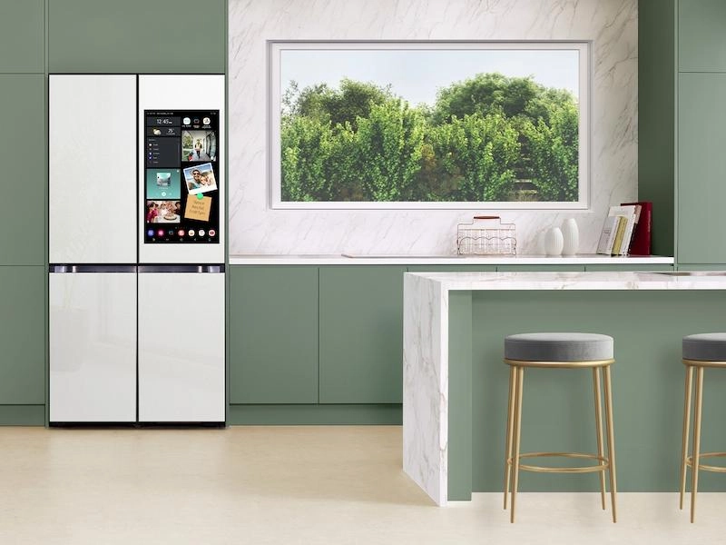 Samsung RF29DB990012 Bespoke 4-Door Flex&#8482; Refrigerator (29 Cu. Ft.) With Ai Family Hub &#8482; And Ai Vision Inside&#8482; In White Glass