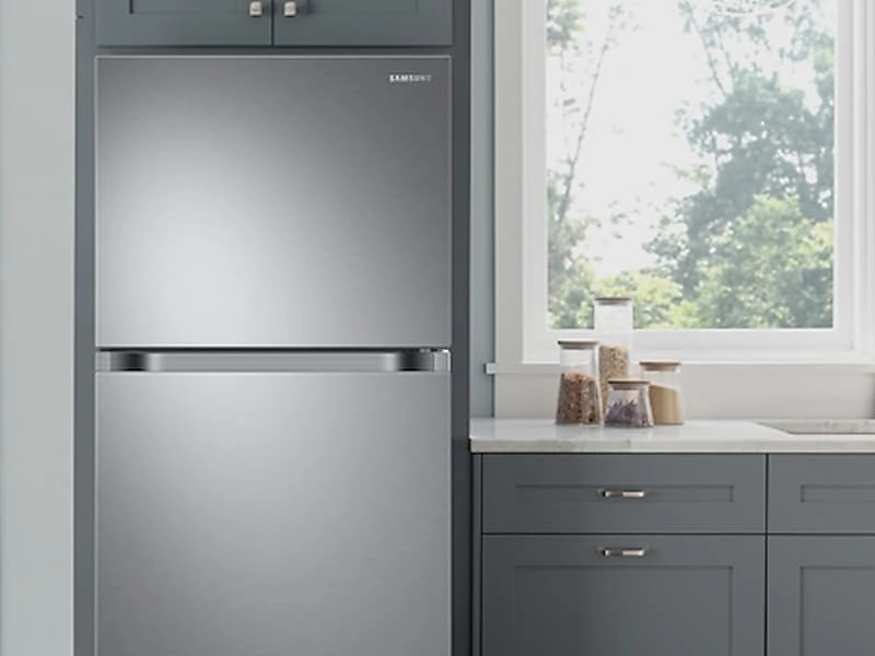 Samsung RT18M6215SR 18 Cu. Ft. Top Freezer Refrigerator With Flexzone&#8482; And Ice Maker In Stainless Steel