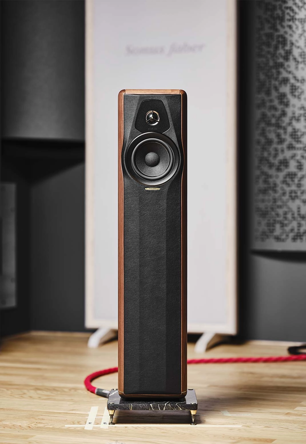 Sonus Faber Maxima Amator  (Please Call/In-Store Only)