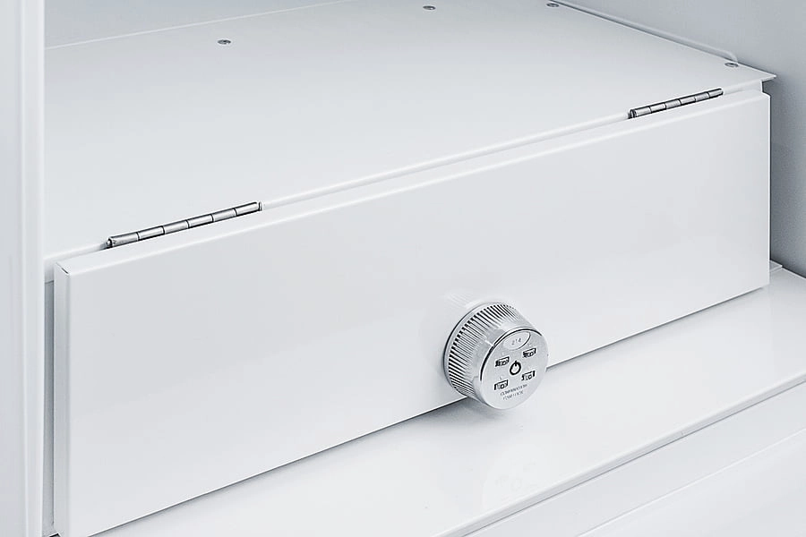 Summit FF7WBISSHHADA Ada Compliant Built-In Undercounter All-Refrigerator For General Purpose Or Commercial Use, Auto Defrost W/Ss Door, Horizontal Handle, And White Cabinet