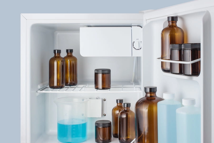 Summit S19LWHPLUS2 Compact Refrigerator-Freezer With Nist Calibrated Thermometer, Hospital Grade Cord, And Front-Mounted Lock For General Purpose Use; Replaces S19Lwhplus