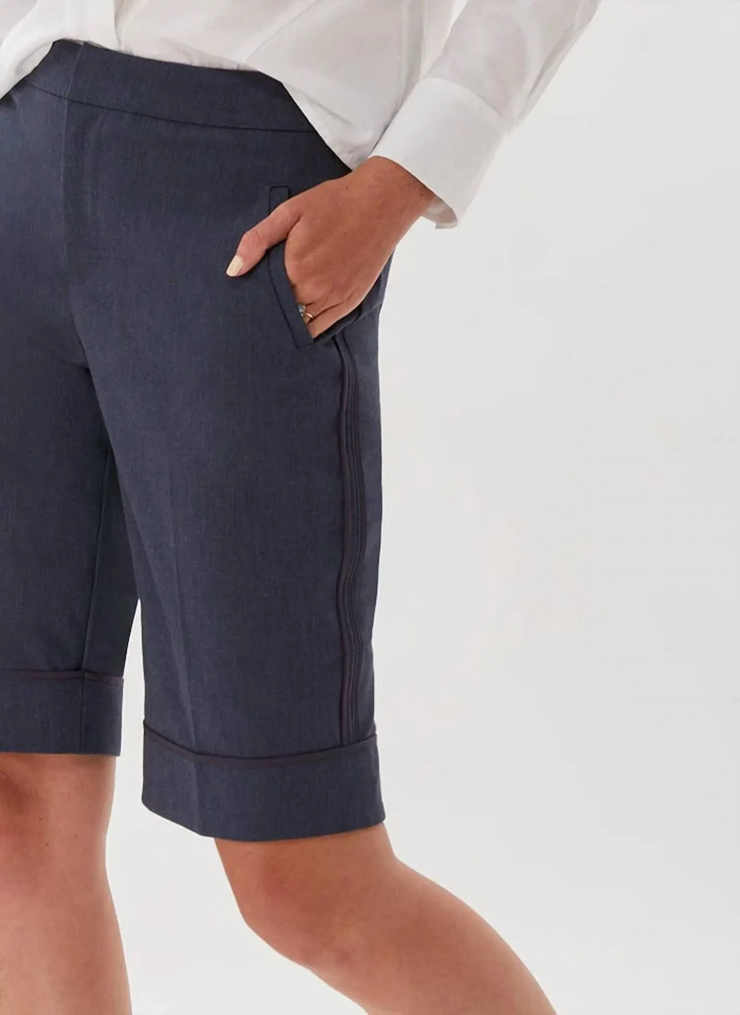 Trouser Short With Piping In Indigo