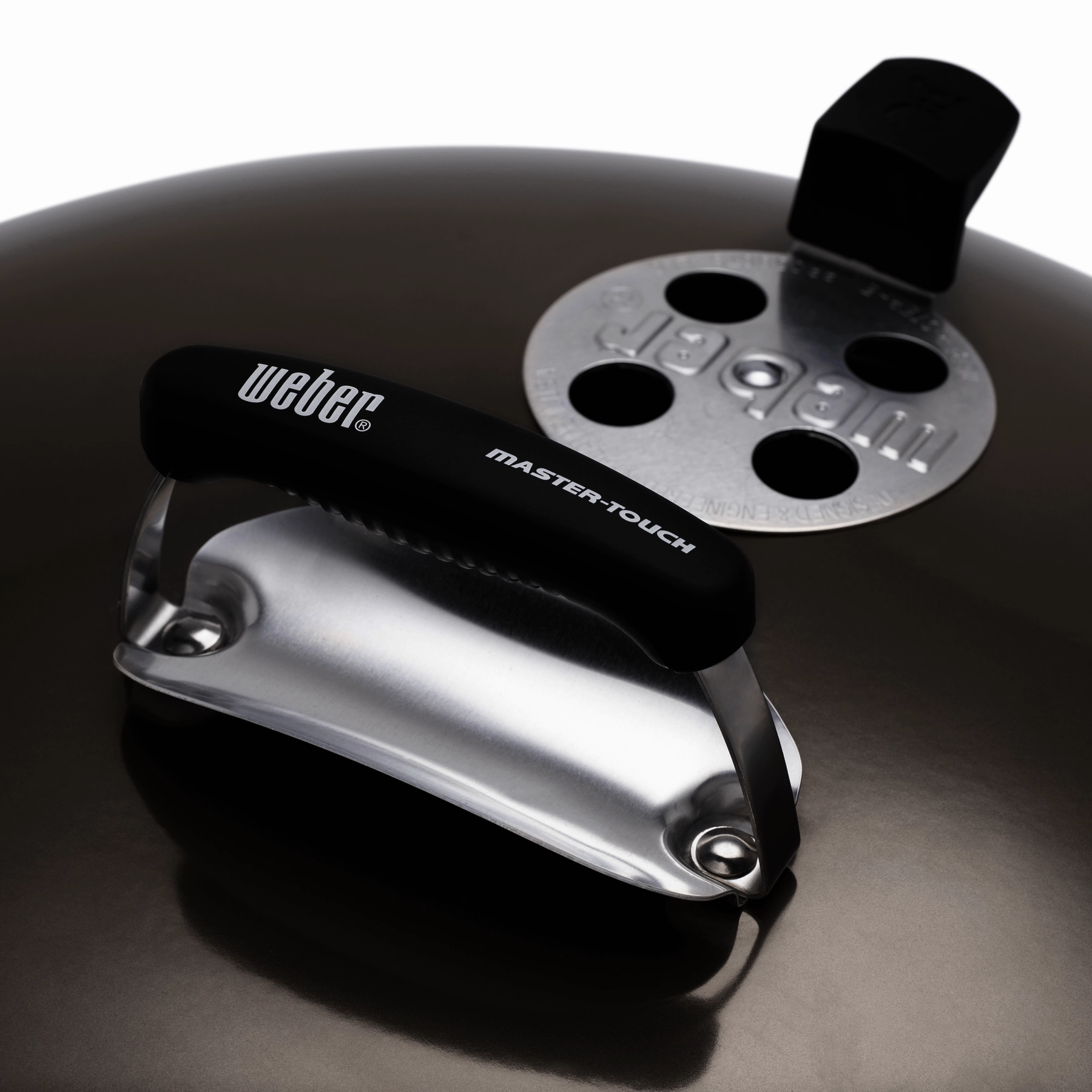 Weber 1500065 Master-Touch Charcoal Grill 26 - Smoke Grey