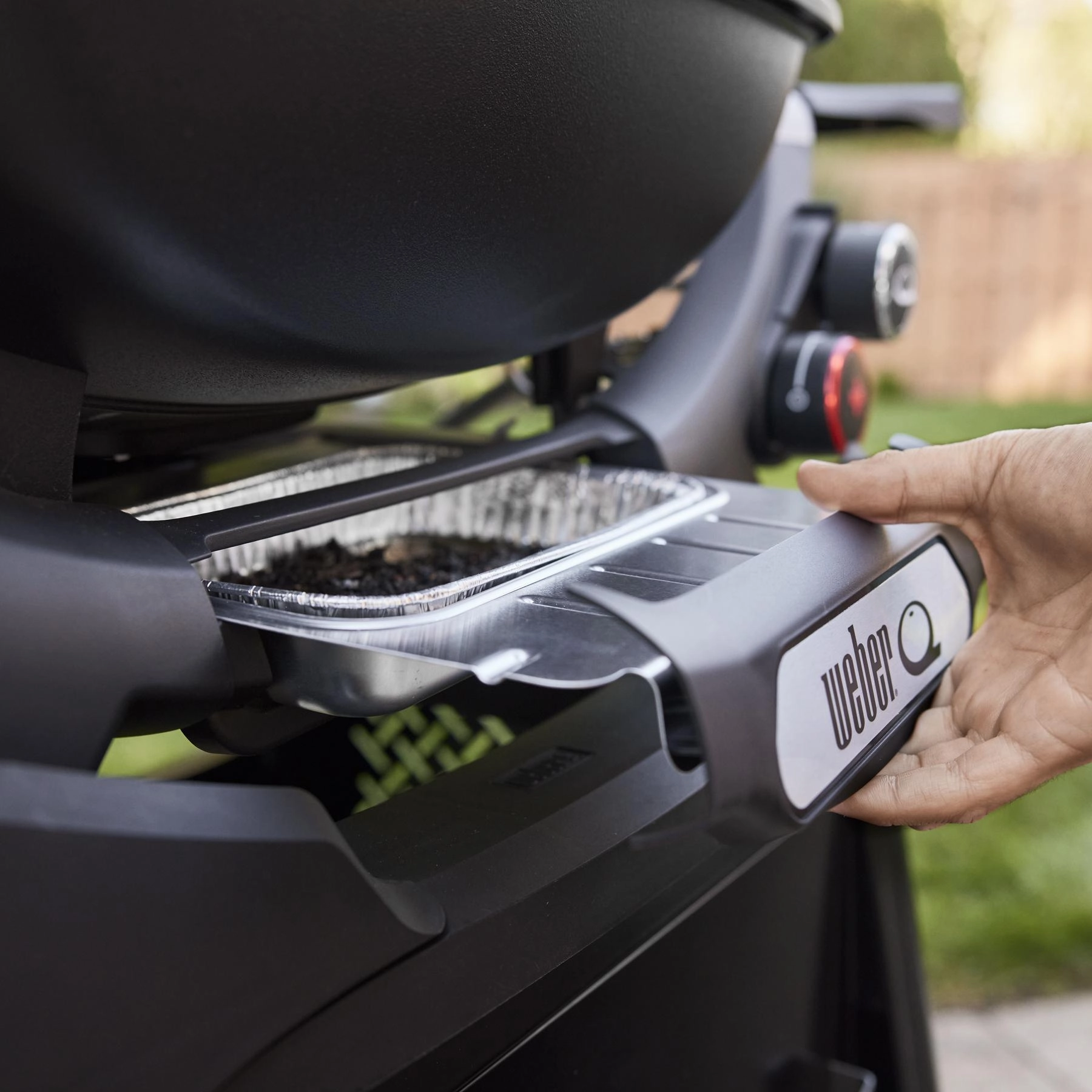 Weber 1500378 Q 2800N  Gas Grill (Liquid Propane) - Charcoal Grey