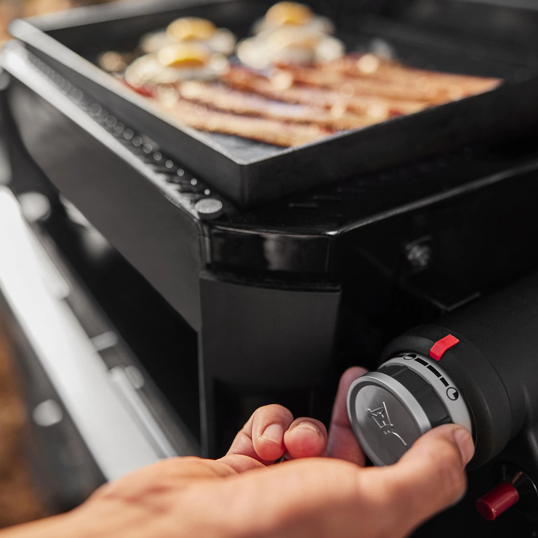 Weber 1500531 Slate 17 Rust-Resistant Tabletop Griddle - Black
