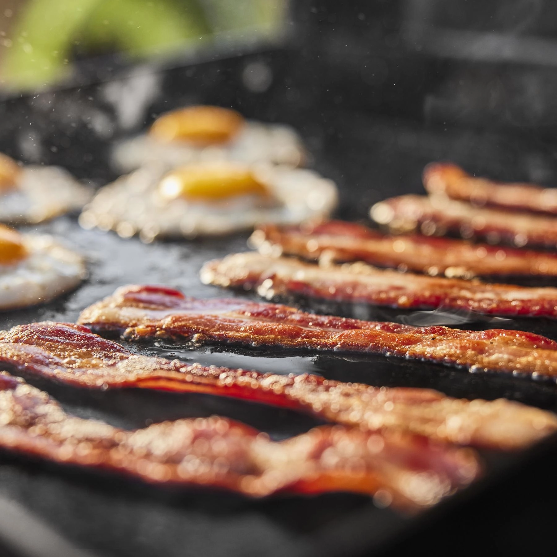 Weber 1500532 Slate 22 Rust-Resistant Tabletop Griddle - Black