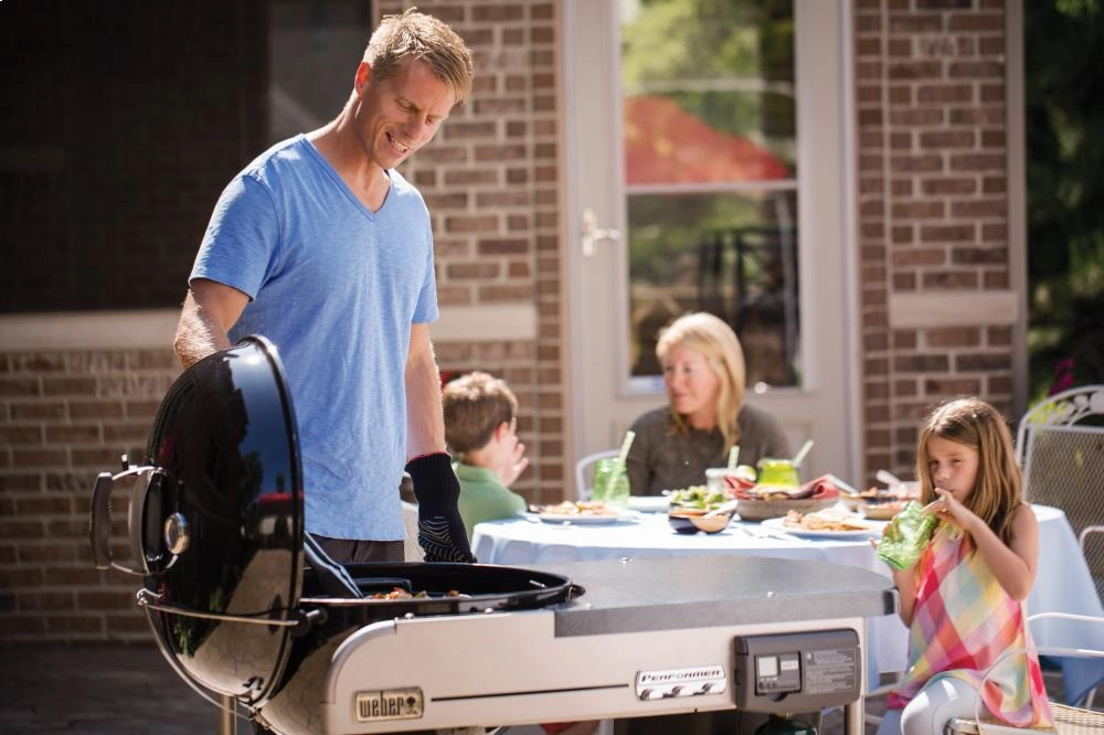 Weber 15501001 Performer Deluxe Charcoal Grill - 22 Inch Black