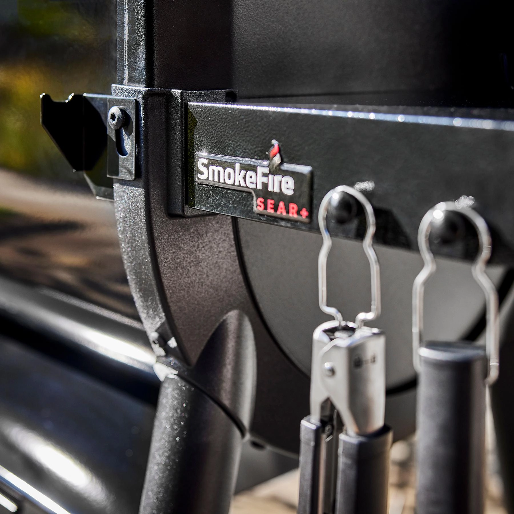 Weber 23722001 Smokefire Sear  Elx6 Wood Fired Pellet Grill - Black