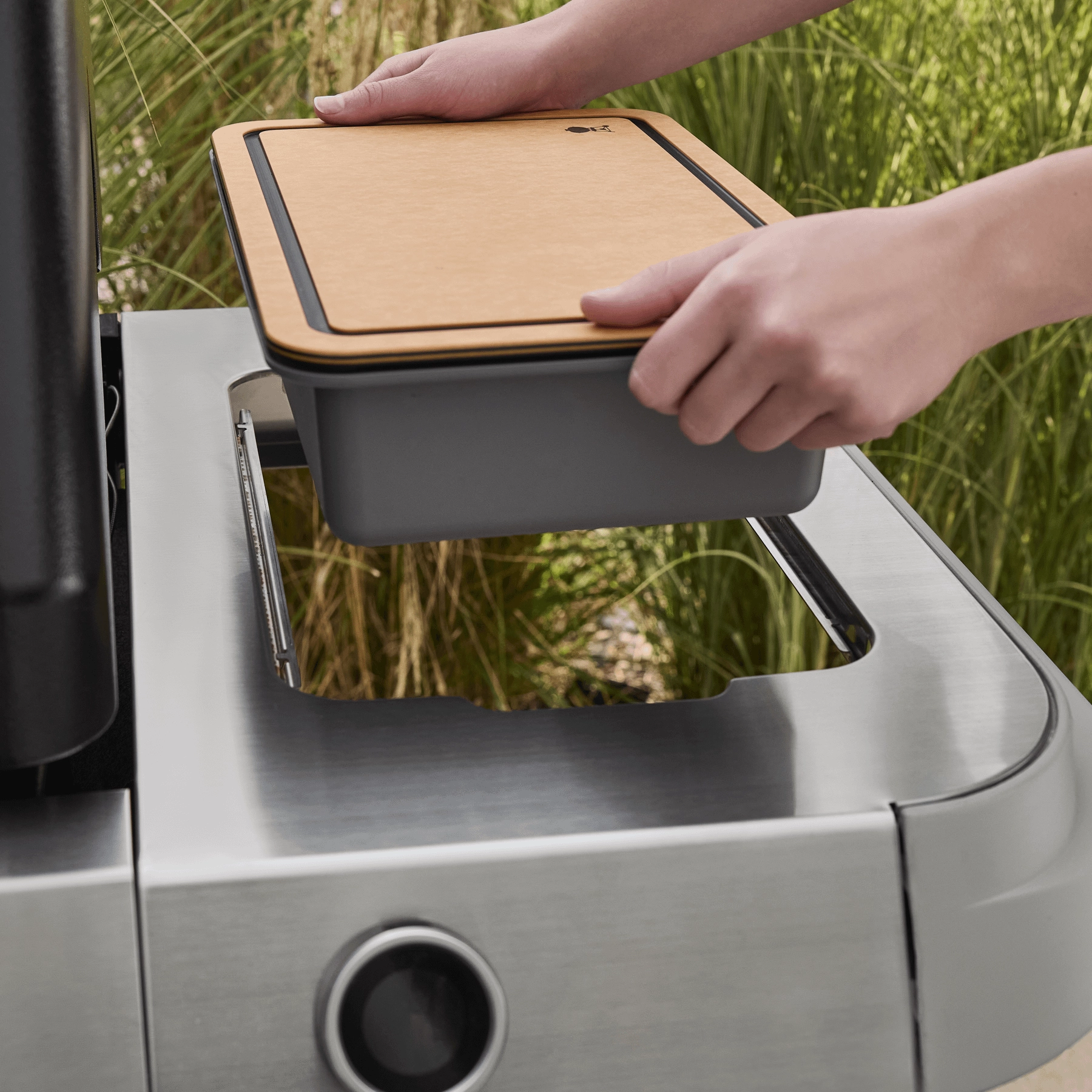 Weber 3400131 Weber Works&#8482; Basin With Cutting Board Lid