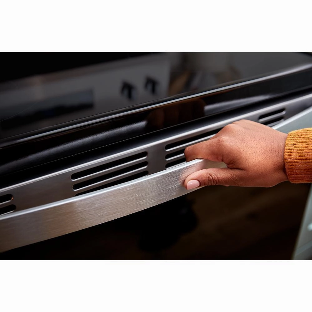 Whirlpool WFES3330RZ 30-Inch Electric Range With Steam Clean